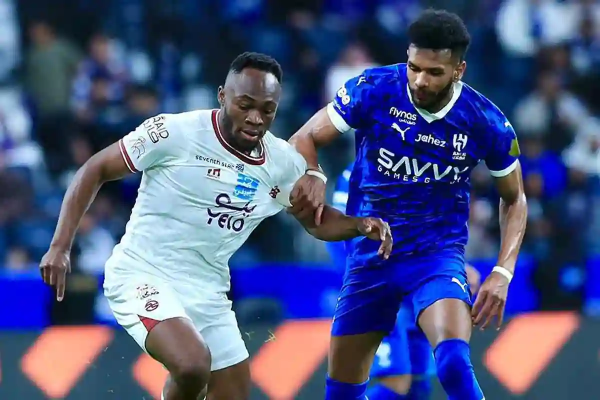 خبير تحكيمي يحسم الجدل بشأن استحقاق الهلال لركلتي جزاء أمام باختاكور