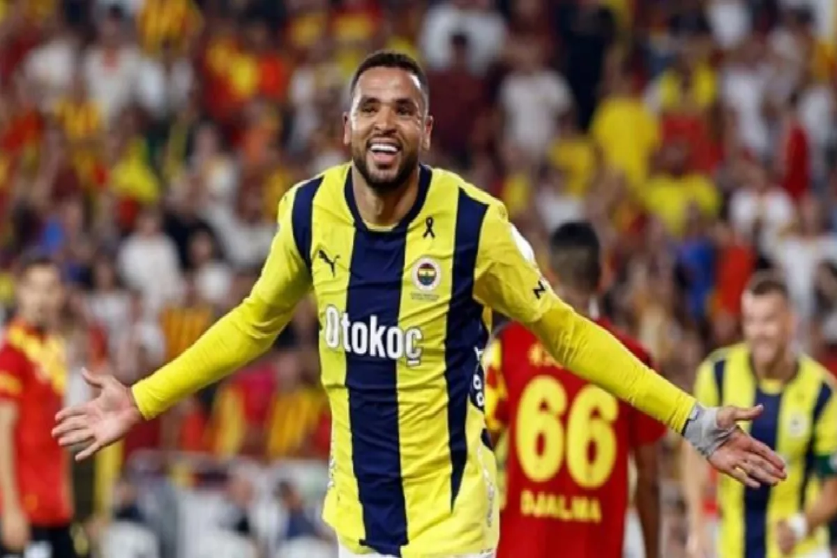 المهاجم المغربي يوسف النصيري.  