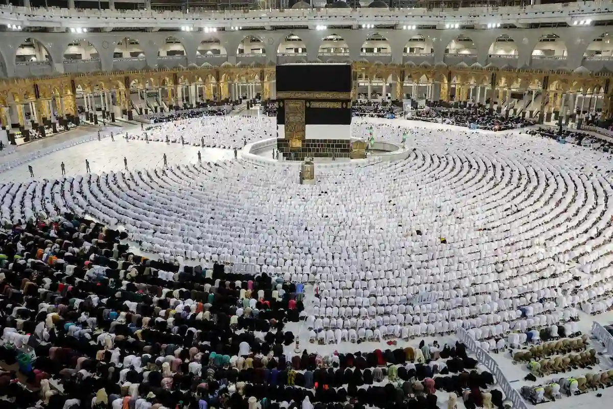  الداخلية تواصل فرض العقوبات على مخالفي نظام العمرة