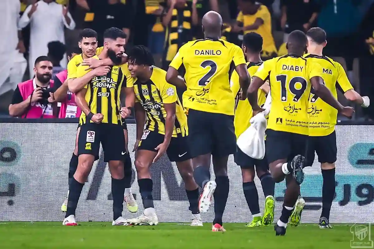 بعد تعثر الهلال.. كم نقطة تفصل الاتحاد عن التتويج بلقب دوري روشن السعودي؟