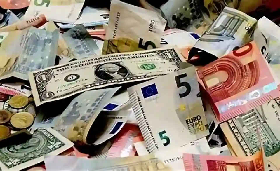 الجنيه المصري يتماسك أمام الدولار