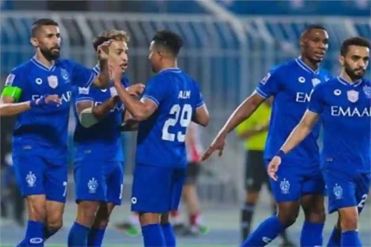 قمة منتظرة بين الهلال والفتح على ملعب الأحساء