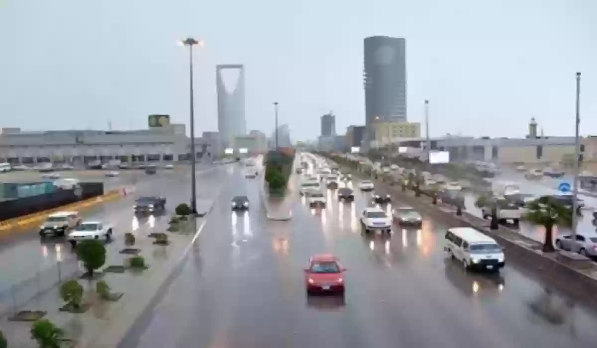 المركز الوطني للأرصاد يحذر من أمطار غزيرة وسيول على هذه المناطق بالمملكة