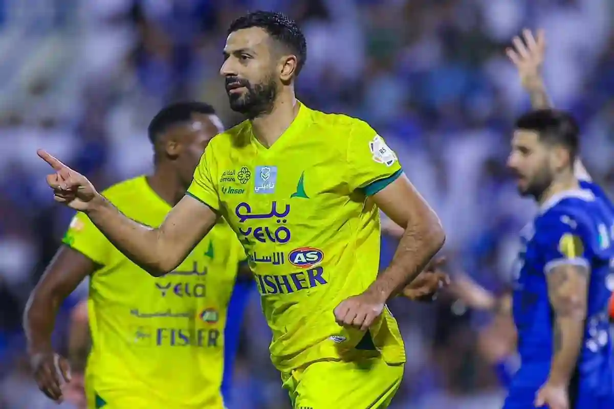 مفاجأة من العيار الثقيل بشأن حكم مباراة الهلال والخليج في دوري روشن