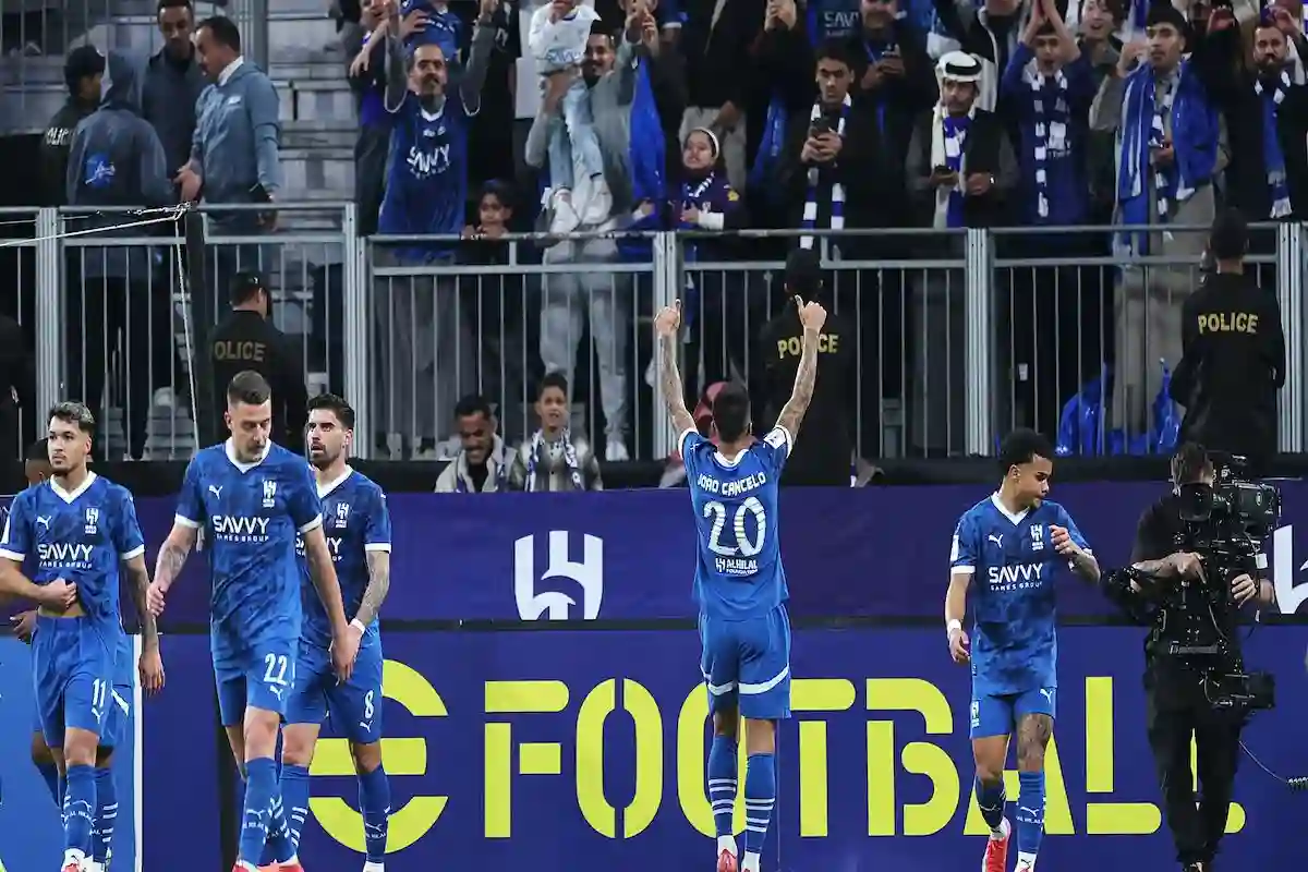 غيابات بالجملة للهلال السعودي ضد الخليج تقلق جماهير الزعيم 