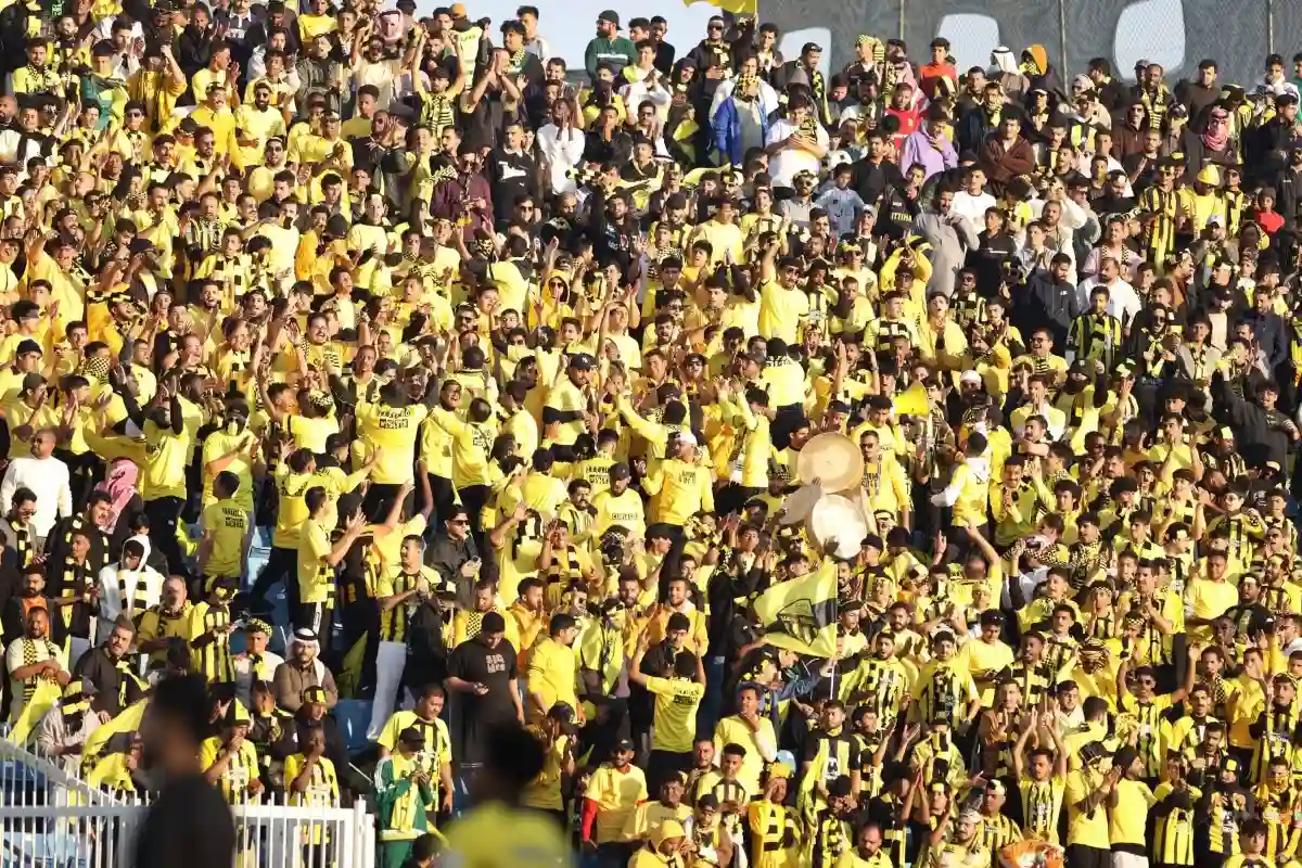 مدرجات اتحاد جدة كاملة العدد في مباراة الاتفاق 