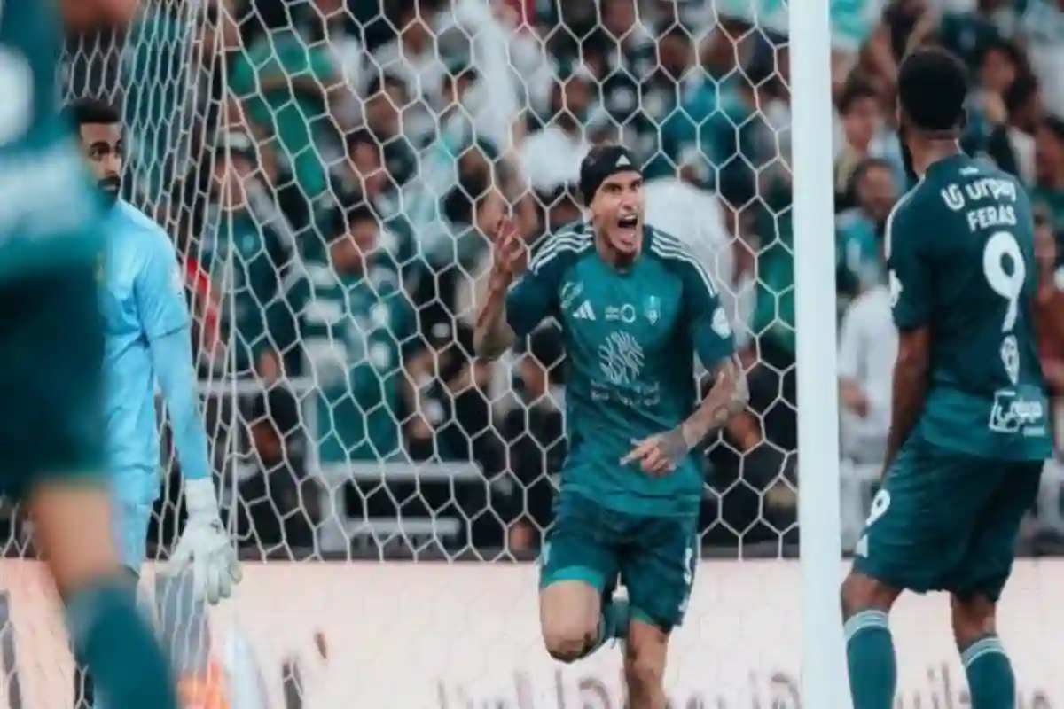 بعد عرض الهلال.. الأهلي يحسم موقفه من بيع إيبانيز 