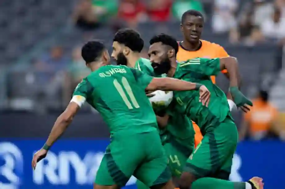 الأخضر يتأهل رغم التعادل
