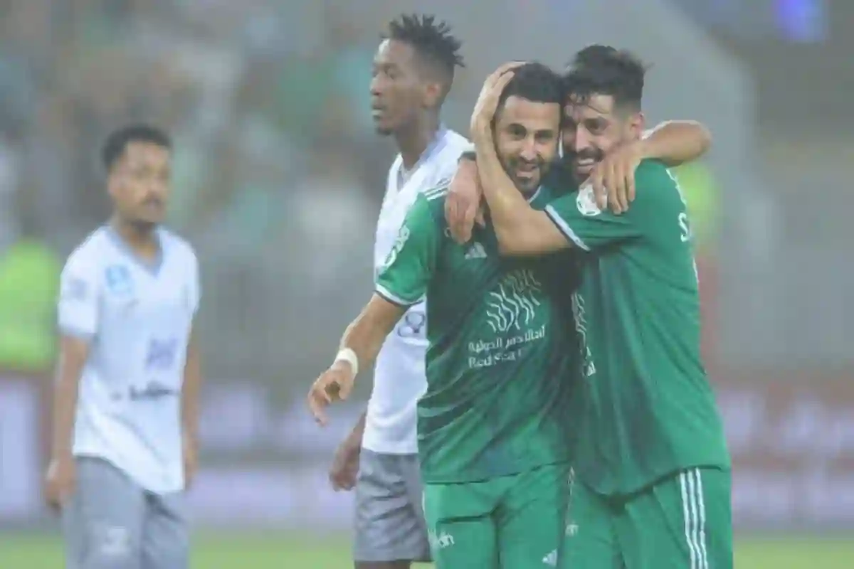 الأهلي يواجه التعاون في منافسات الجولة 30 من الدوري السعودي 