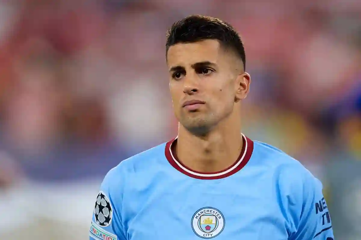 رغم عقده مع الهلال.. كانسيلو يفكر في العودة إلى برشلونة 
