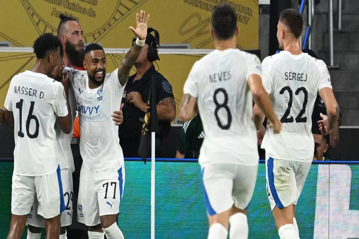 قبل لقاء مانشستر سيتي .. انفراجة تسعد إنزاجي بعودة نجم الهلال المصاب